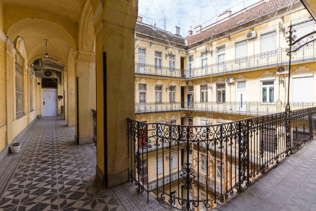 Westend Apartment Budapeste Exterior foto